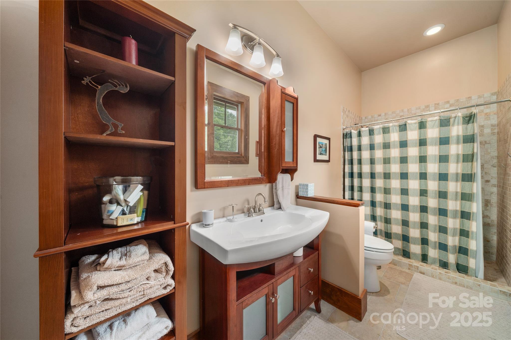 Pinnacle Falls - Residential