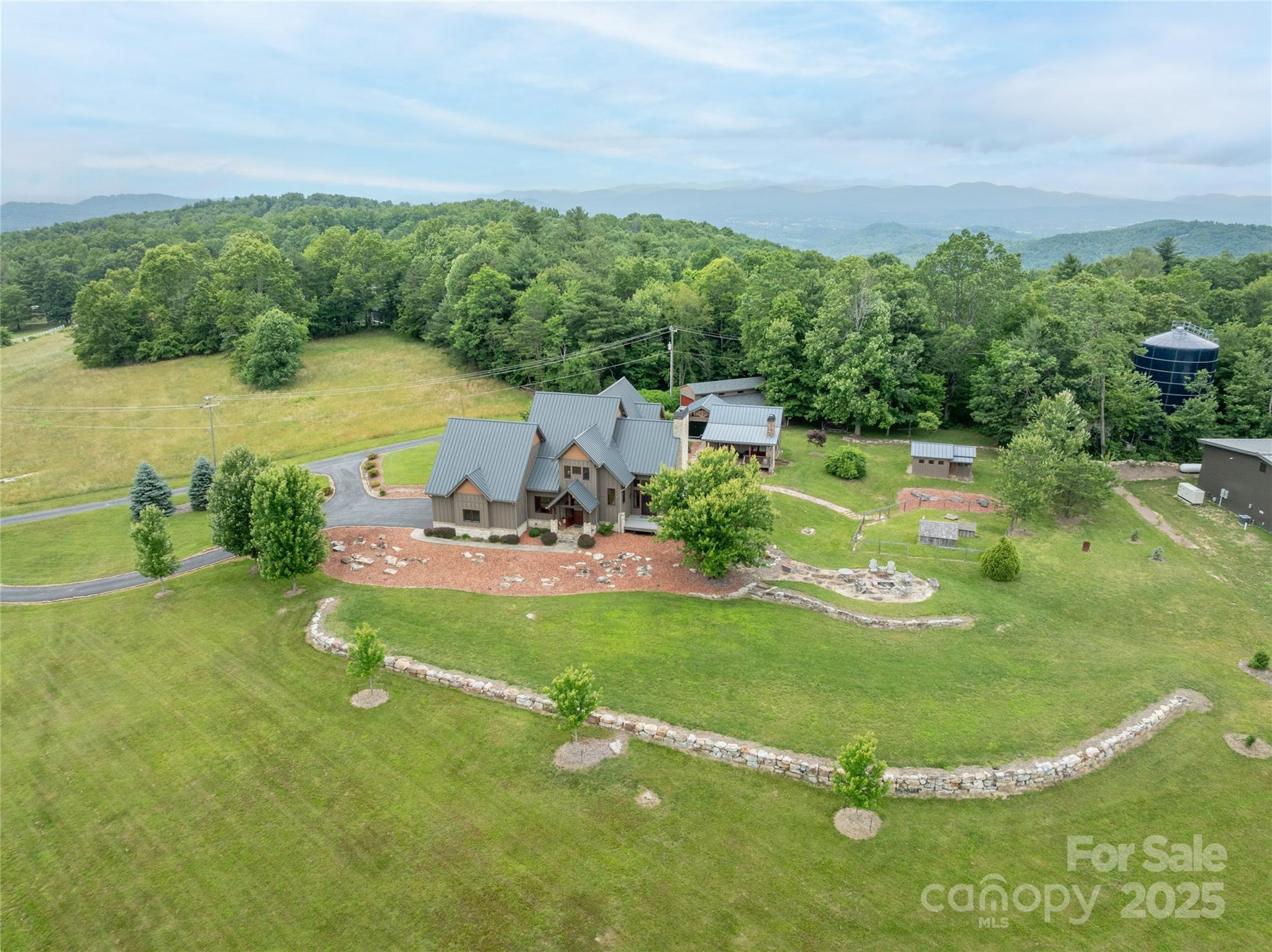 4862 Pinnacle Mountain Road