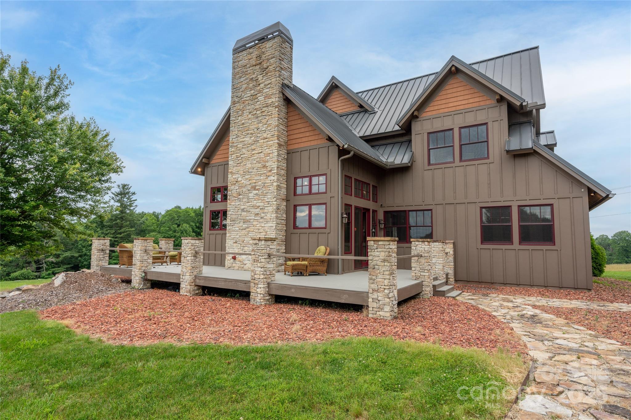 4862 Pinnacle Mountain Road