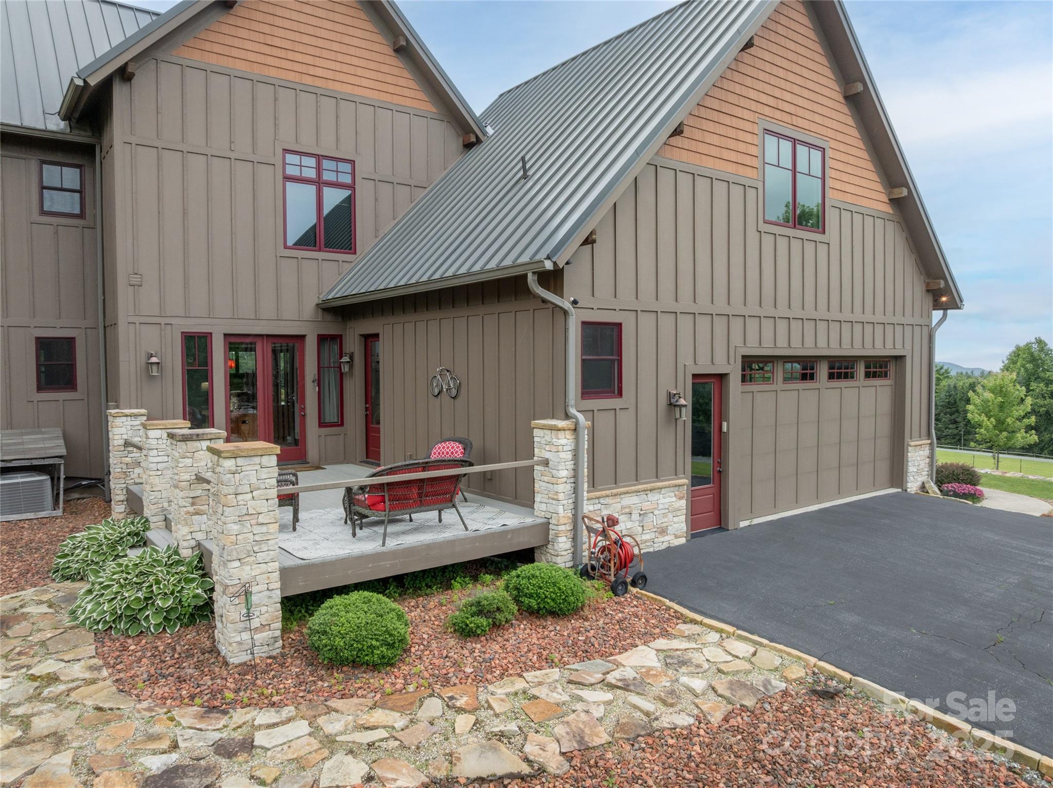 Pinnacle Falls - Residential