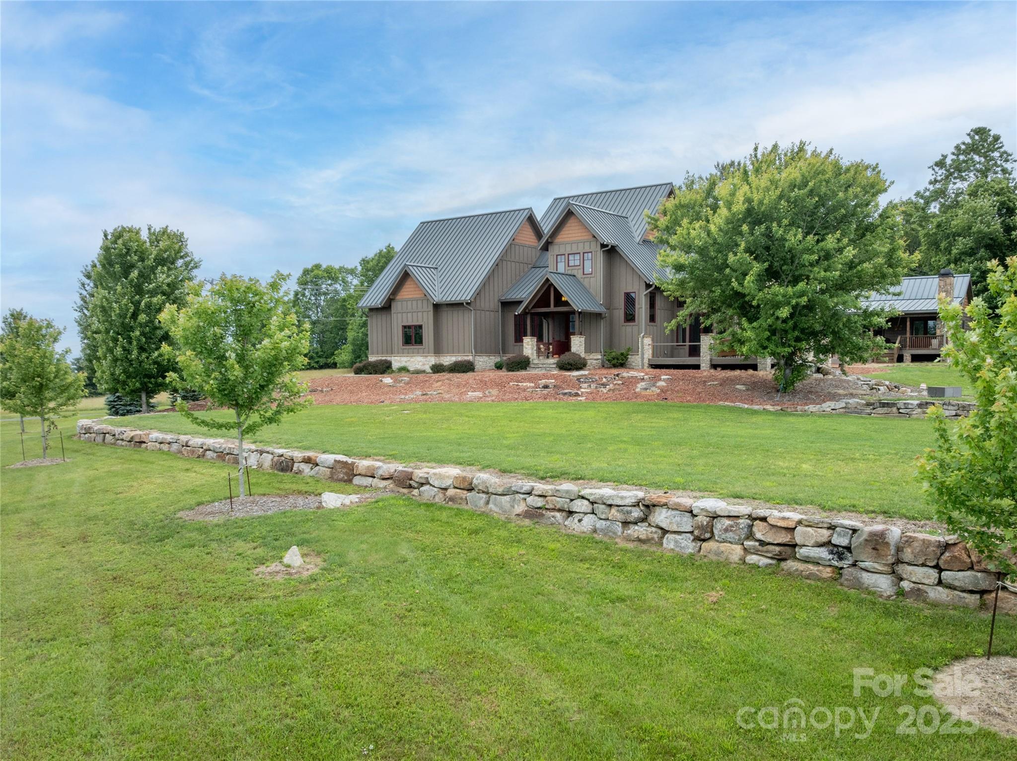 Pinnacle Falls - Residential