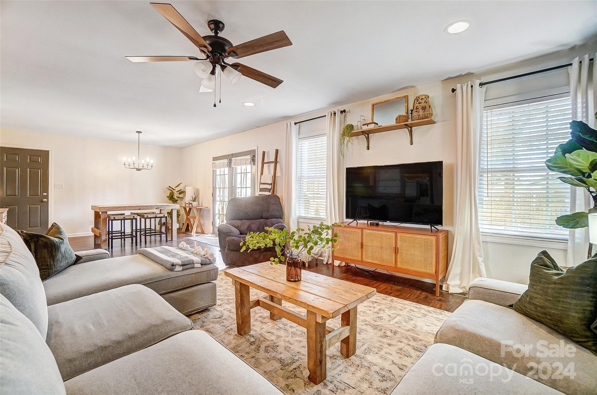 Tega Cay - Residential