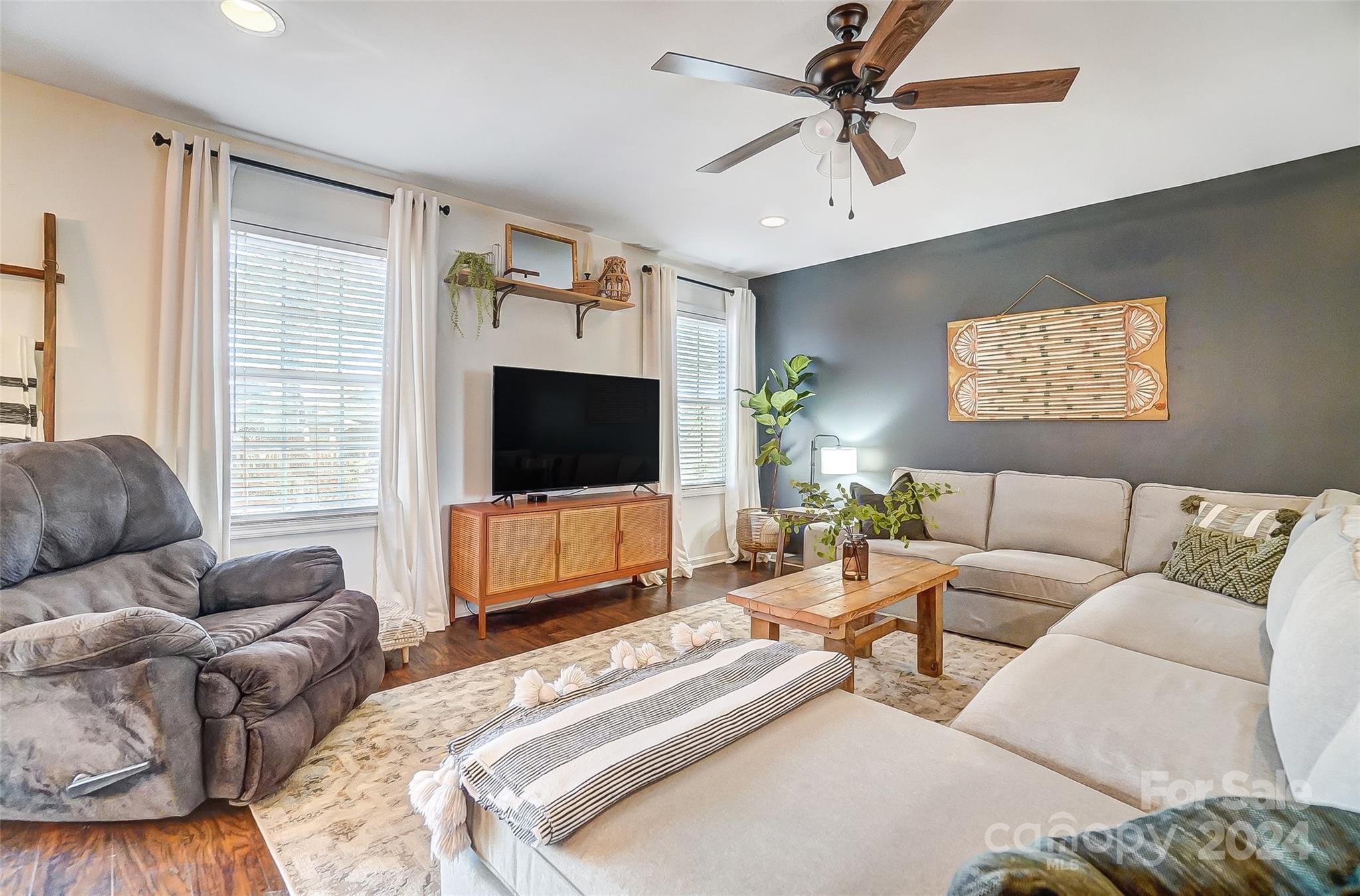 Tega Cay - Residential