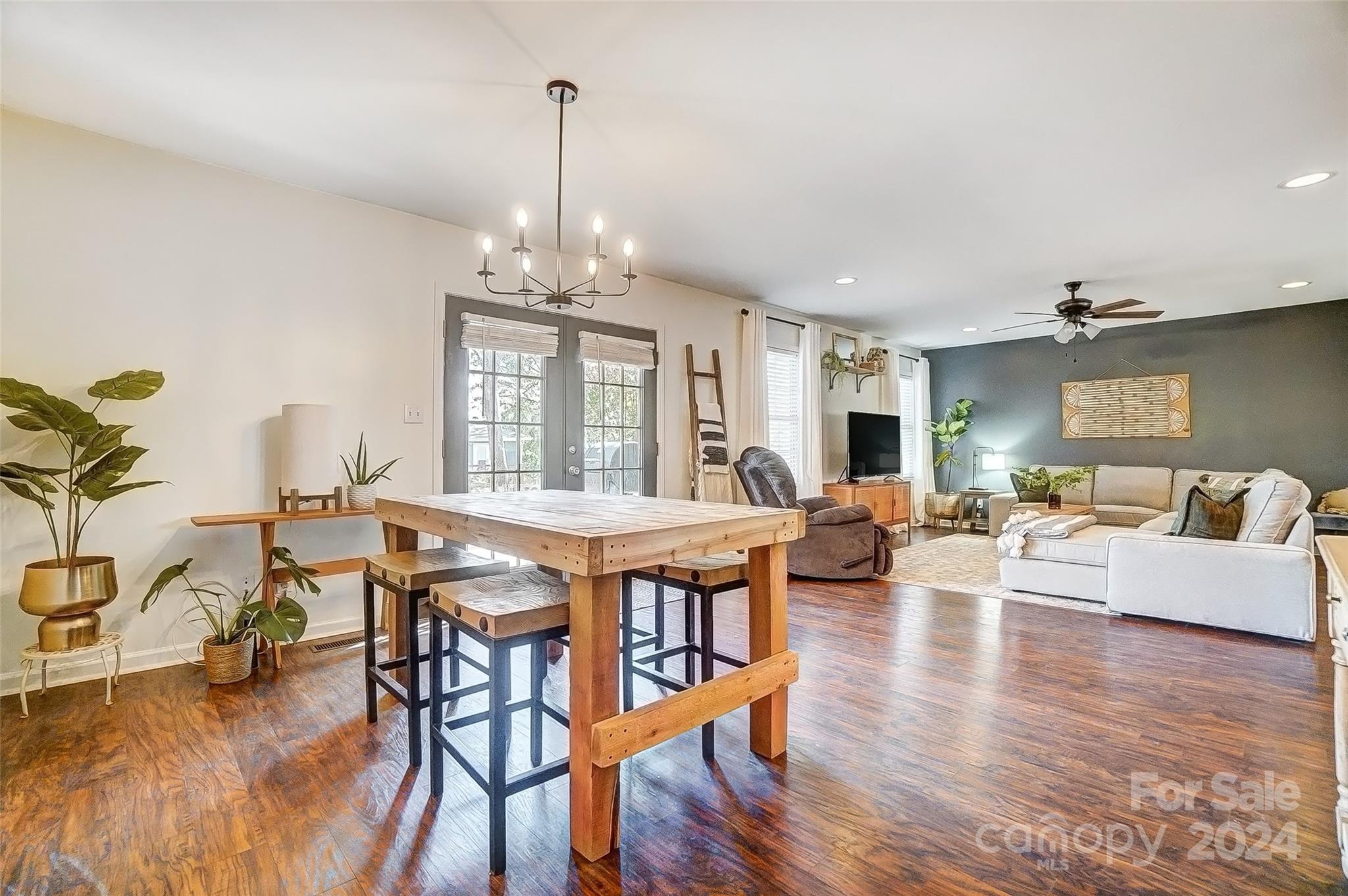 Tega Cay - Residential