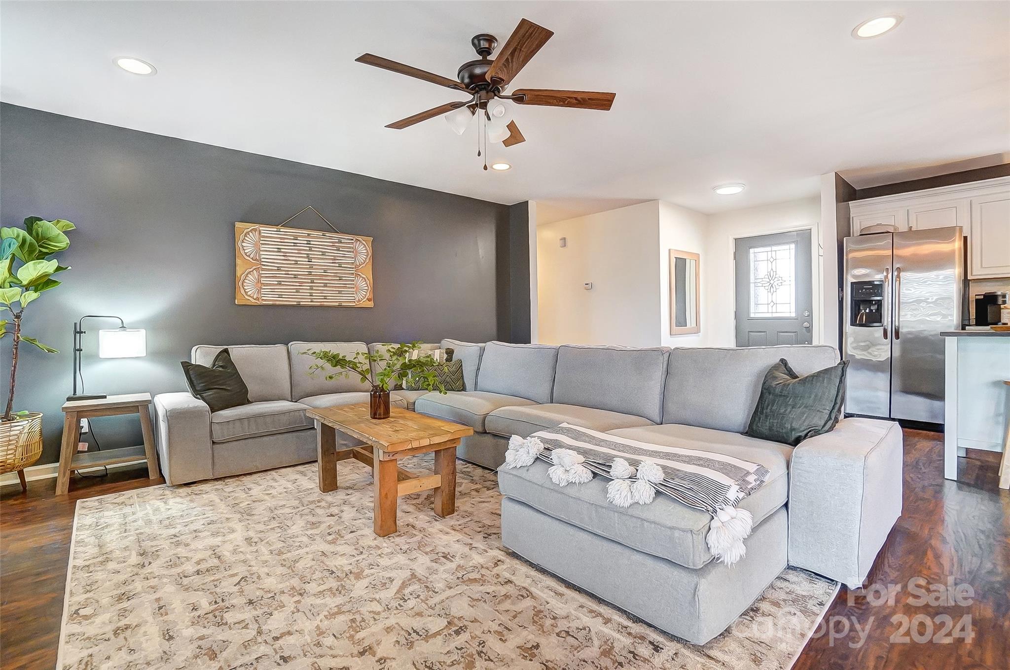 Tega Cay - Residential