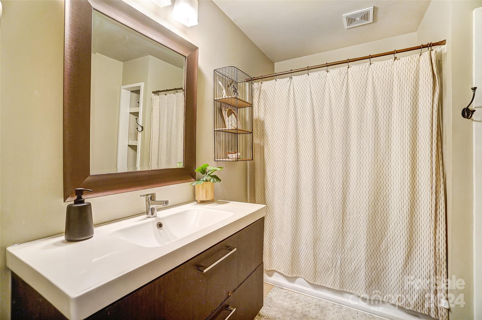 Tega Cay - Residential