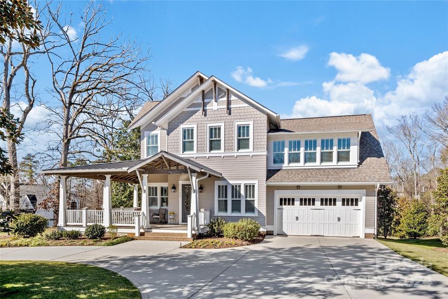 This is a rare opportunity to own a like new property on a large lot with mature trees & landscaping within walking distance to SouthPark mall, shops & great restaurants. Awesome floorplan. Saussy Burbank home great for entertaining with SO much outdoor space & porches. Open & light custom plantation shutters/shades.  4 in hardwoods throughout except tile in bathrooms & laundry. Oversized circular driveway. Chef's kitchen offers 48" six burner Thermador gas stove & range hood, Kohler white porcelain farm sink & pantry.  Great room has coffered ceiling, built in bookshelves & glass doors that open to large screened porch that sits up high for added privacy.  Extra large Wrap around porch with metal roof.Masonary patio with gas grill connection. Oversized crown milding & baseboards. 10ft ceilings first floor/ 9ft ceilings on second floor.NO HOA!
Many many upgrades.A MUST see!
This home is charming, full of light, quality built with high end finishes, pet free, smoke free & is pristine.