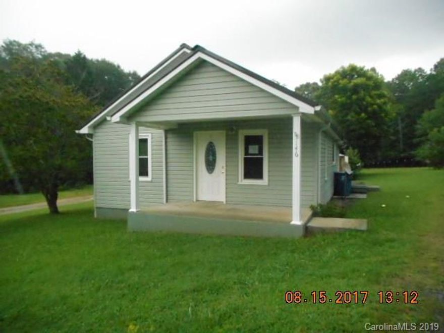 Cute bungalow in Longview with 2 bedrooms, 1 bath, bonus room, and metal roof located on level half acre lot. Home has had several upgrades in recent years including new windows, HVAC, siding, and electrical. Property was built prior to 1978 and lead based paint potentially exists. Has potential, but needs some work. Sold AS-IS. Property is located near airport.