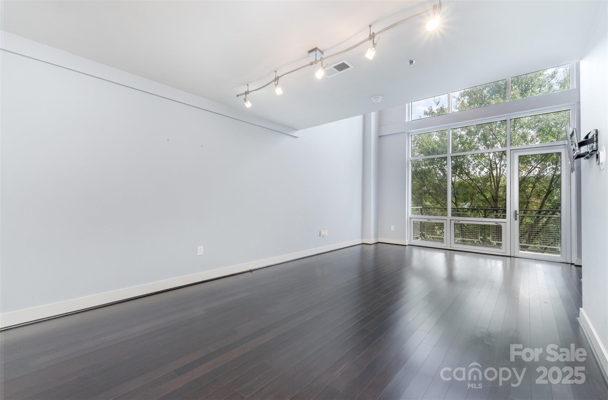 1133 Metropolitan Avenue 302