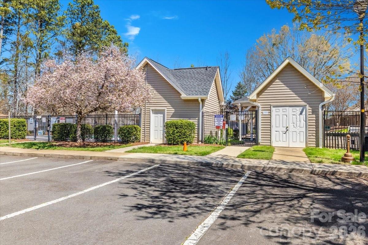 English Trails - Residential