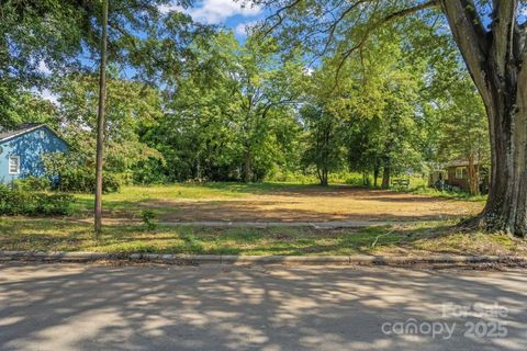 2413 Booker Avenue Charlotte NC 28216