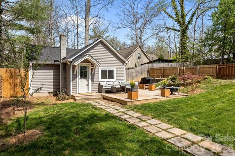 Photo of 11 Log Cabin Trail, Candler, NC 28715 (MLS # 4364864)