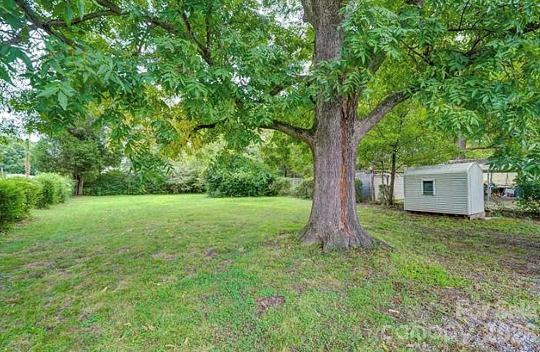 431 W Statesville Avenue