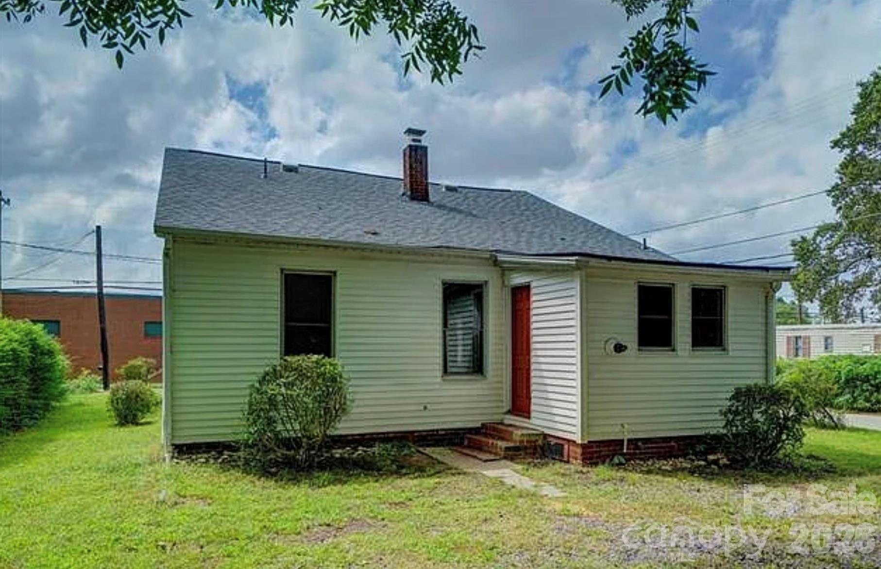 431 W Statesville Avenue