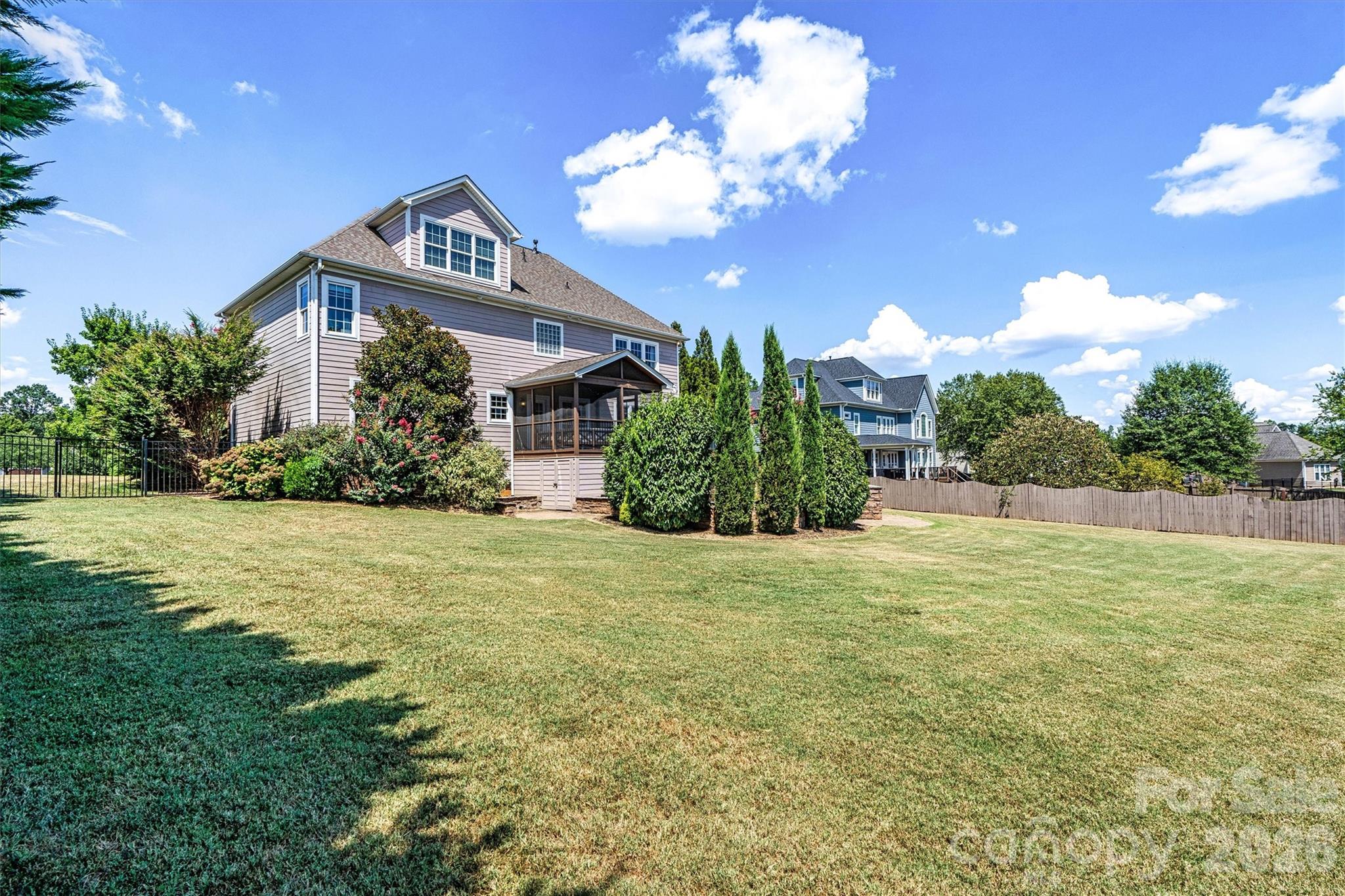 WESTPORT LAKESIDE - Residential