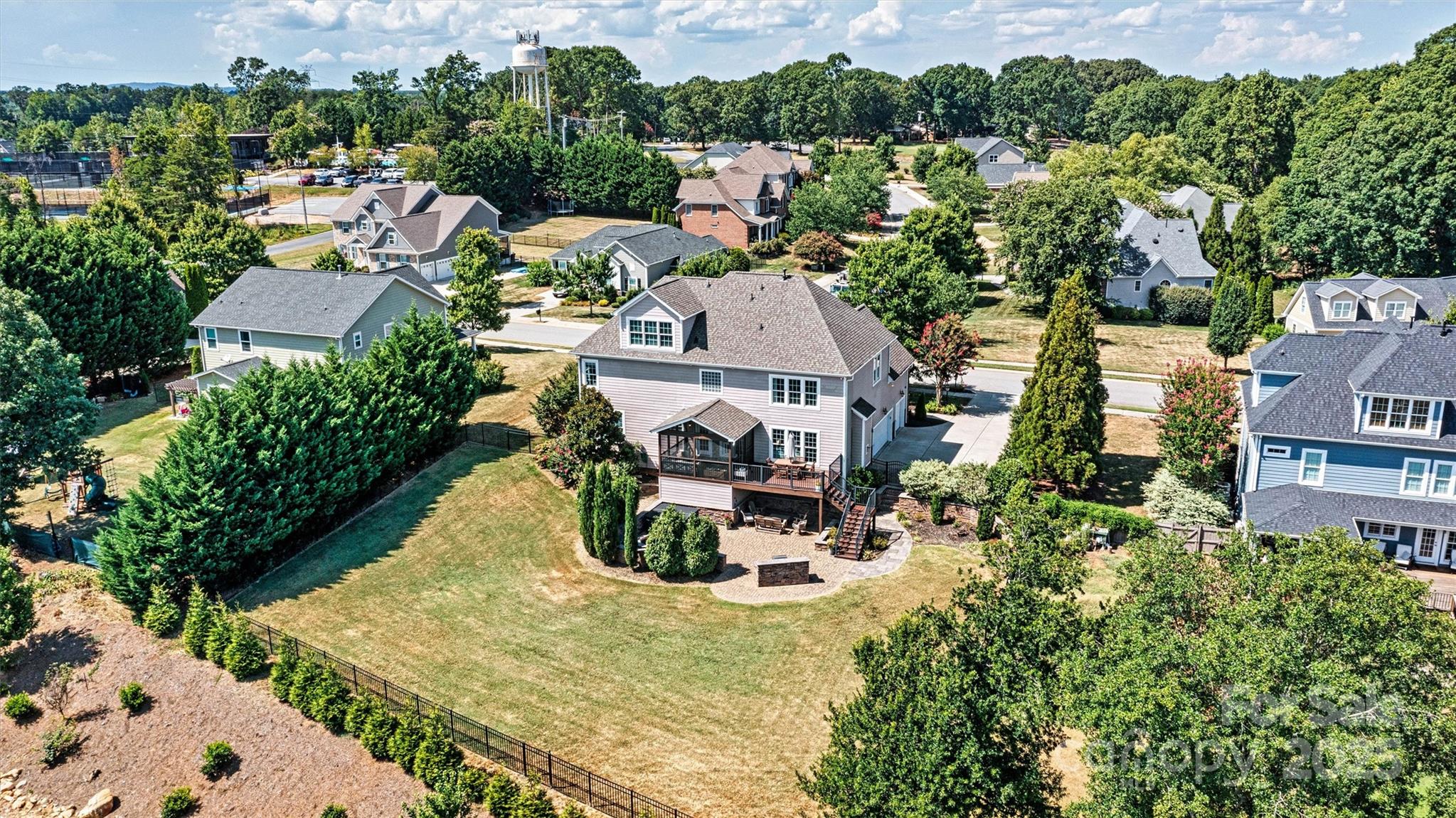 2576 Shanklin Lane S