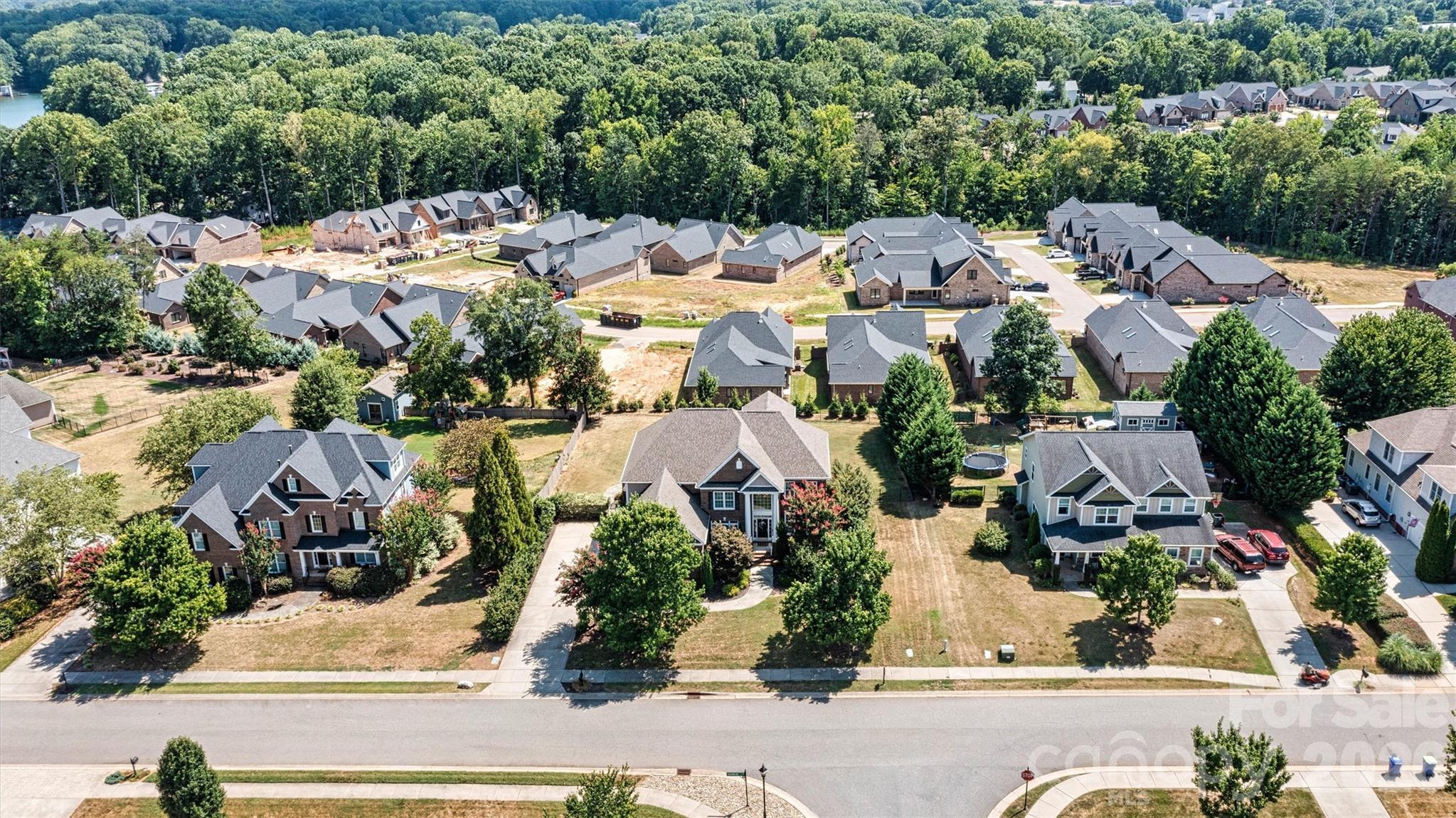 WESTPORT LAKESIDE - Residential