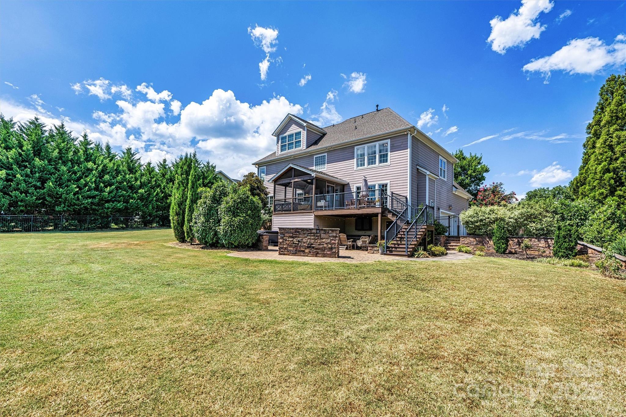 2576 Shanklin Lane S