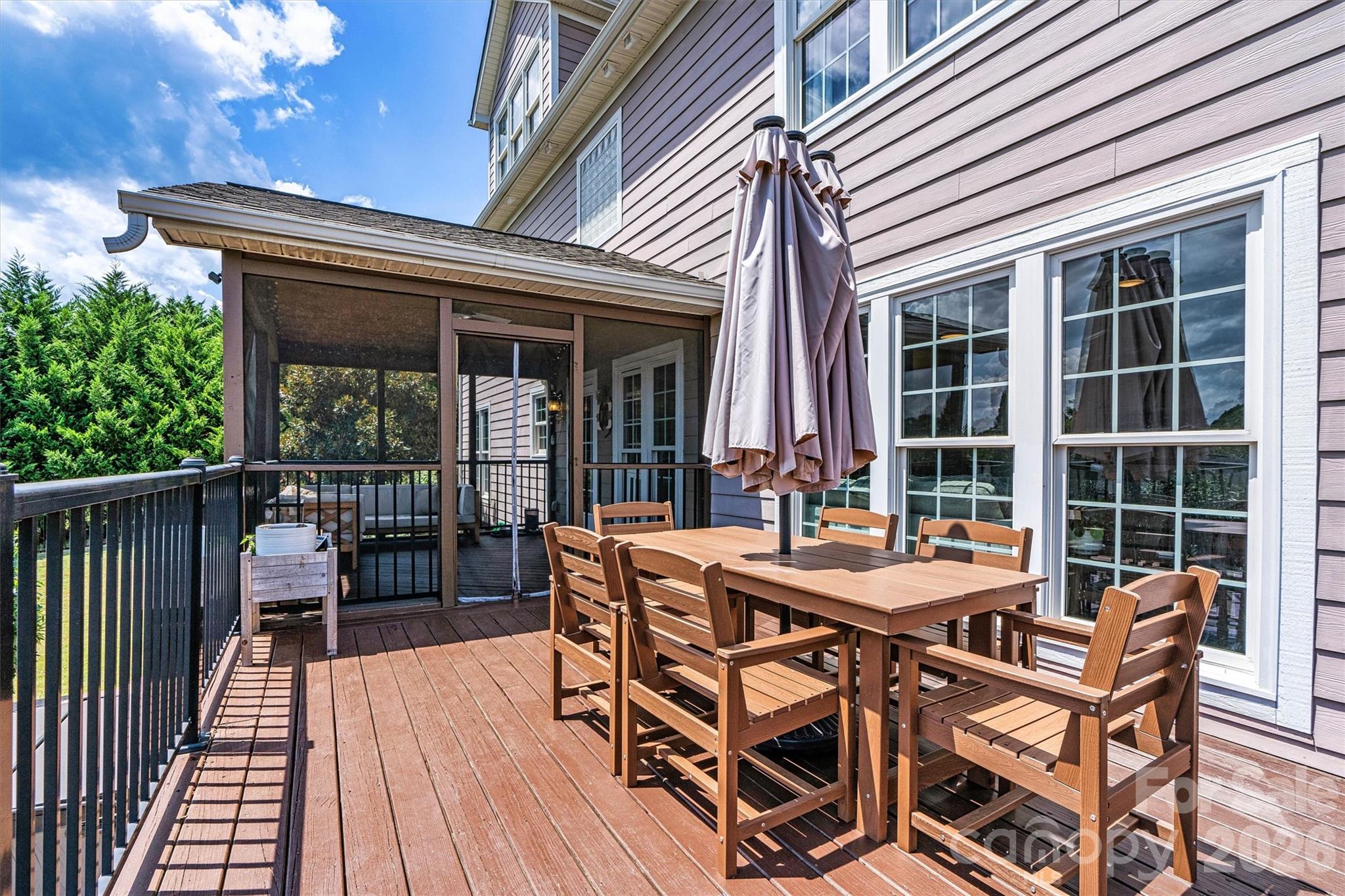 WESTPORT LAKESIDE - Residential