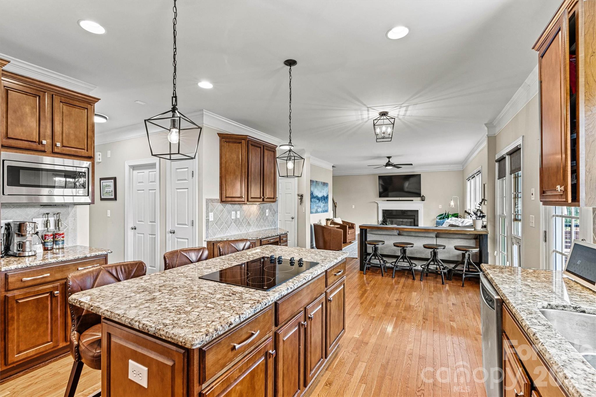 WESTPORT LAKESIDE - Residential