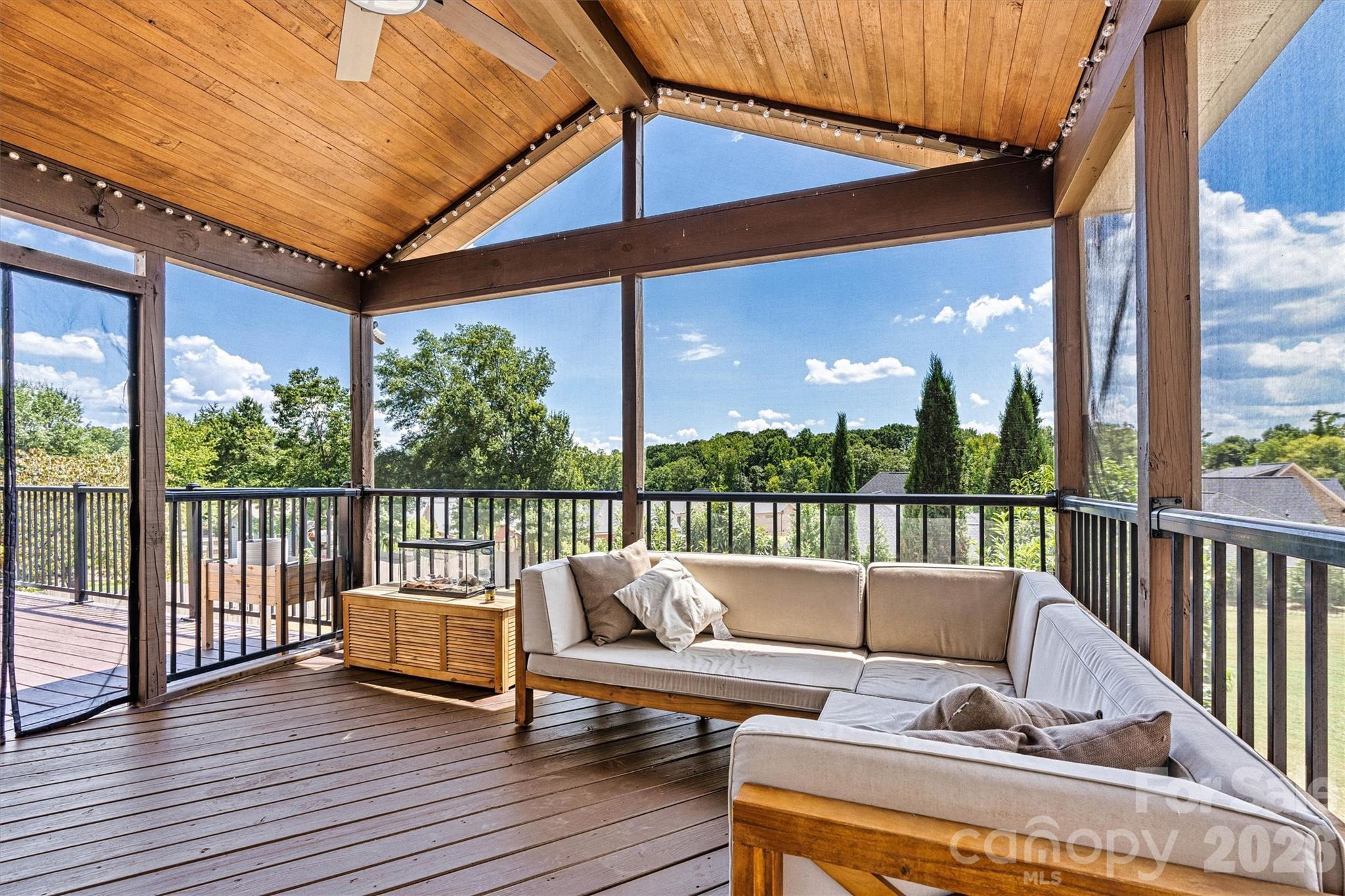 WESTPORT LAKESIDE - Residential