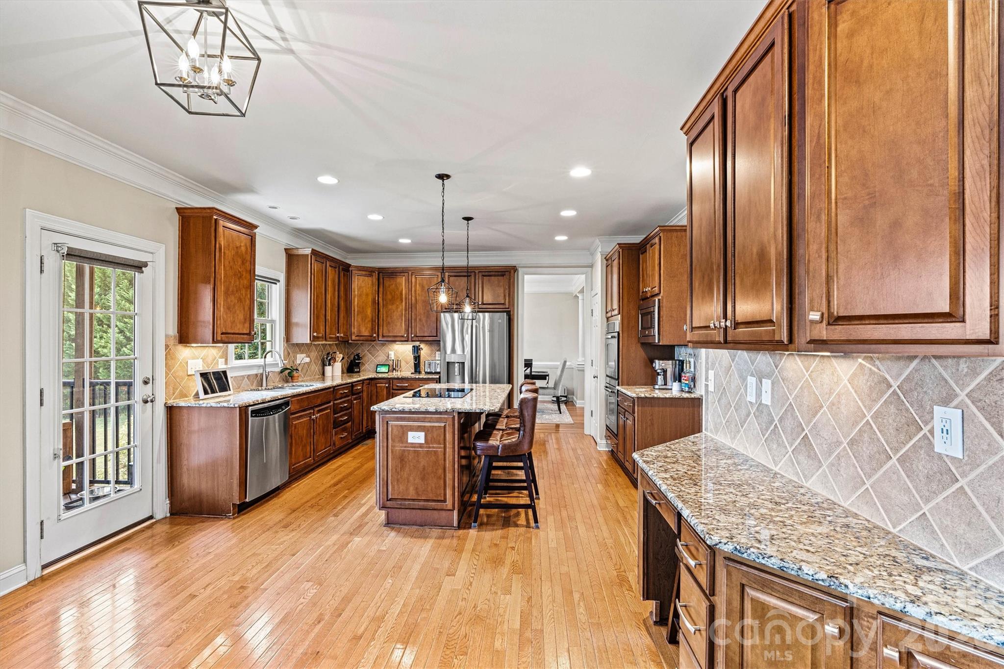 WESTPORT LAKESIDE - Residential