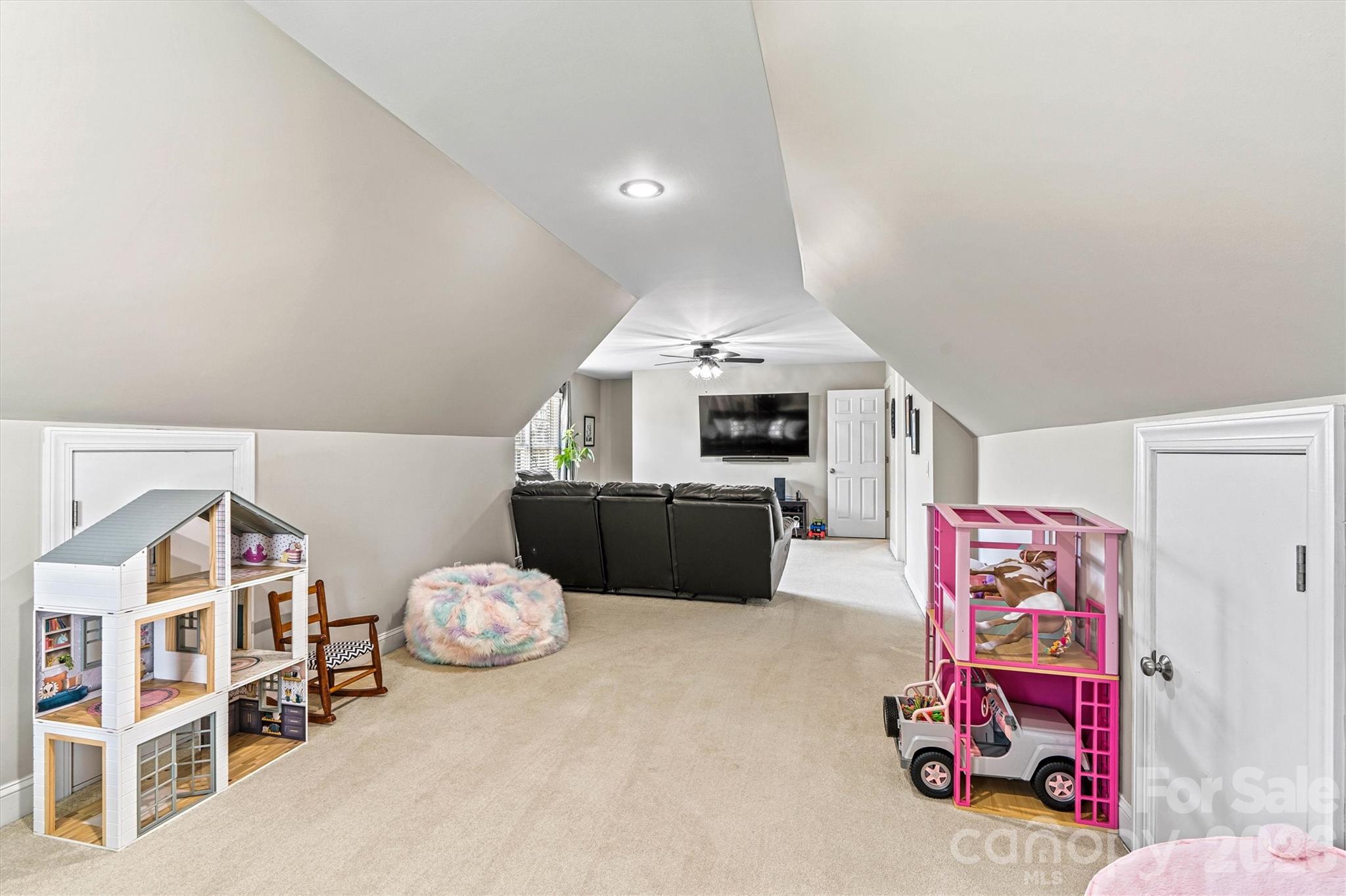 WESTPORT LAKESIDE - Residential