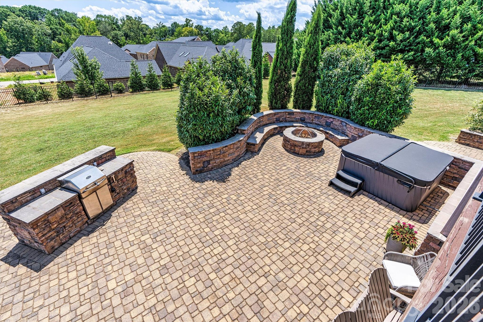 2576 Shanklin Lane S