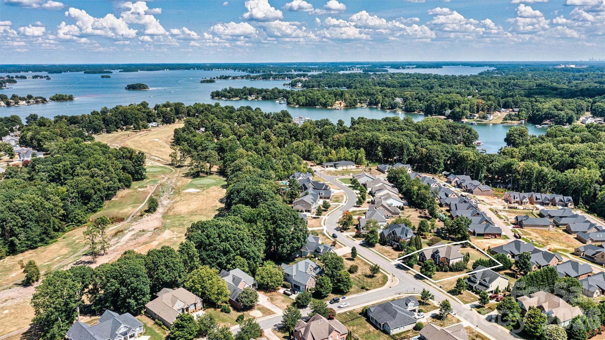 2576 Shanklin Lane S