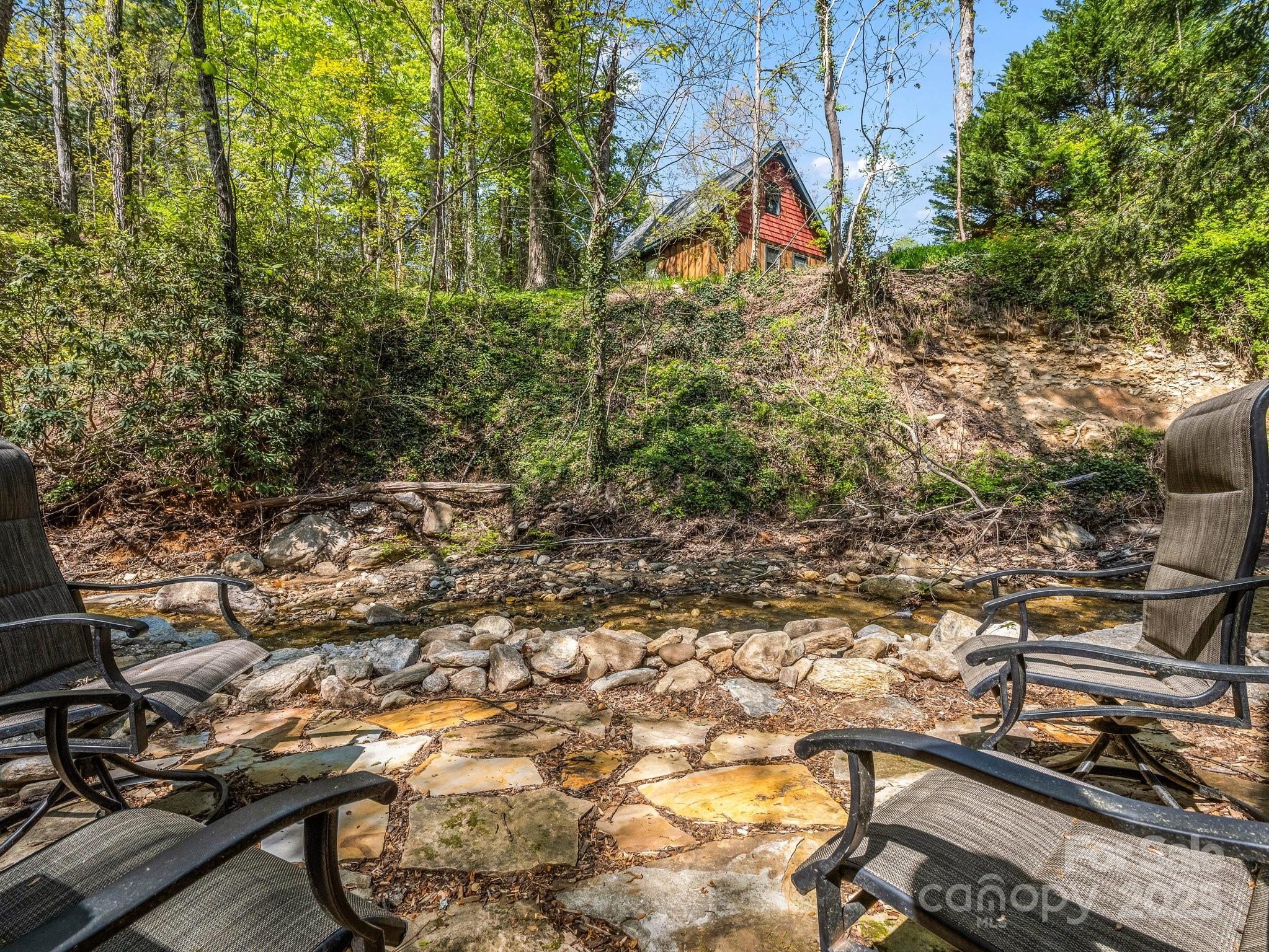 136 Firefly Cove