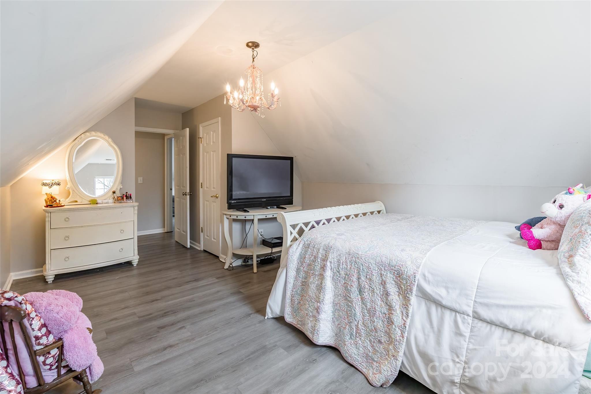 Knightsbridge - Residential