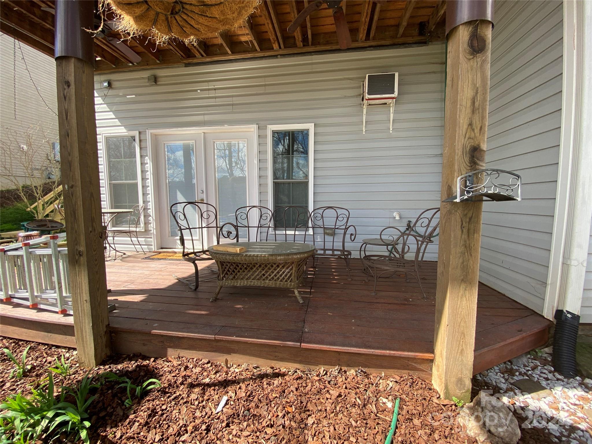 Riverfront - Residential Lease