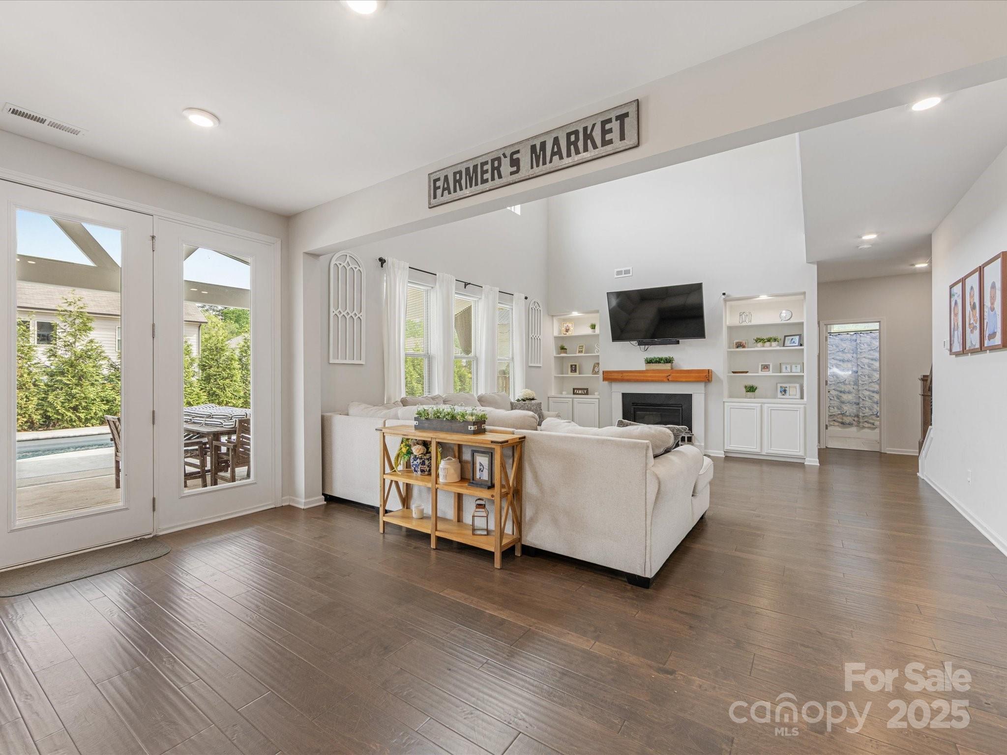 Pleasant Oaks - Residential