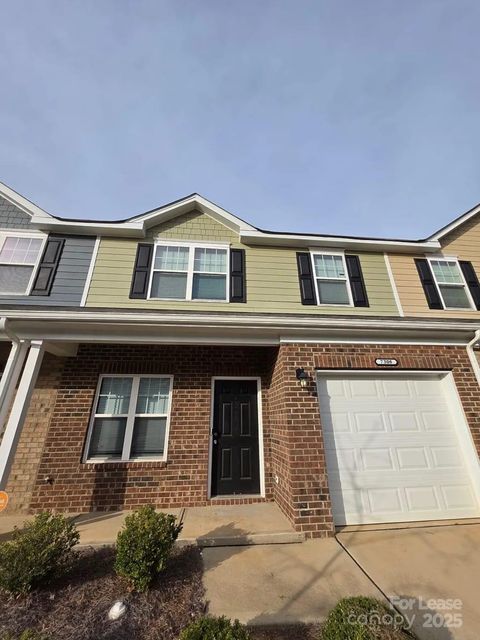 Photo of 7306 Sienna Heights Place, Charlotte, NC 28213 (MLS # 4329333)