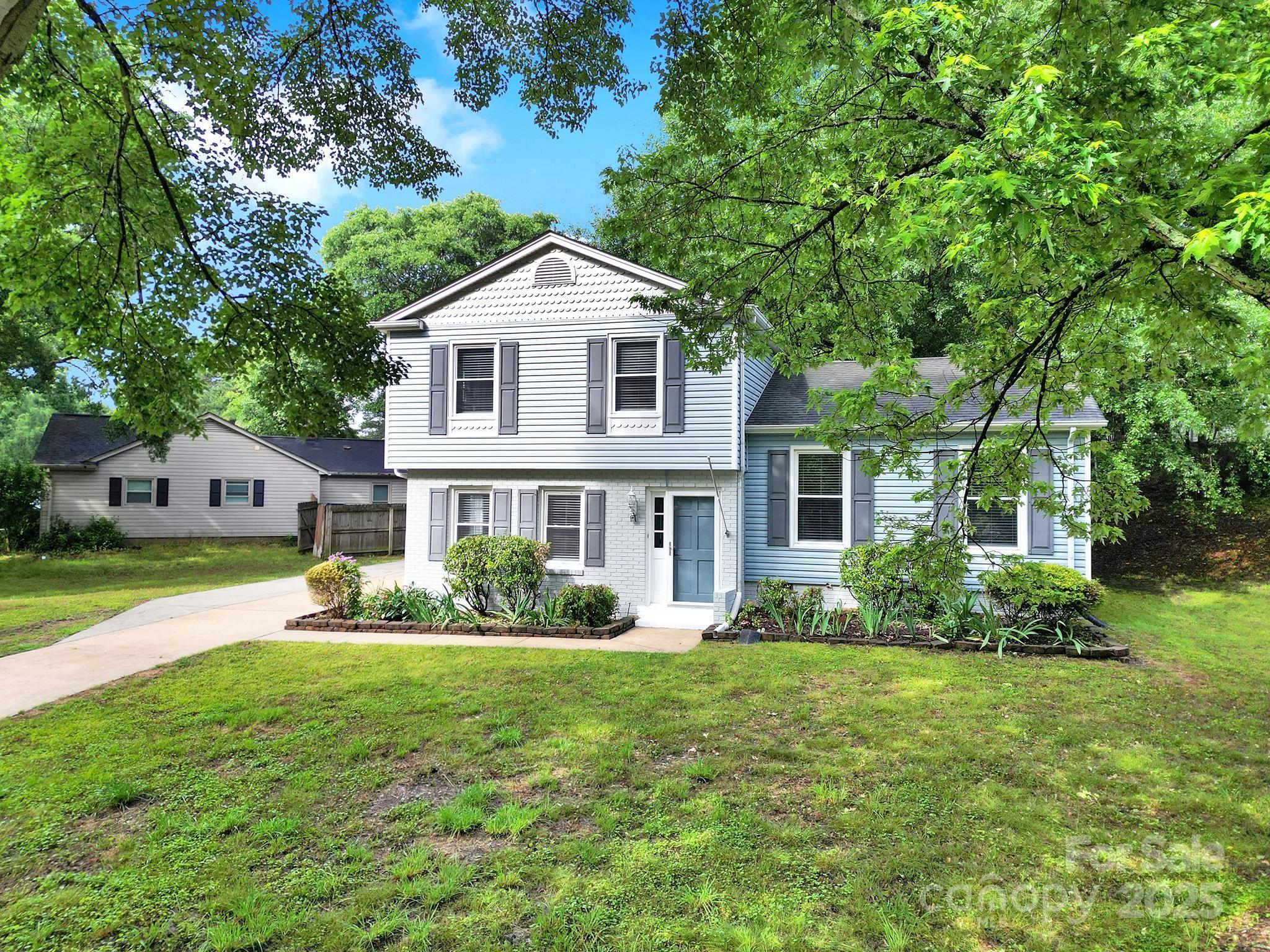 8514 Timber Crest Circle