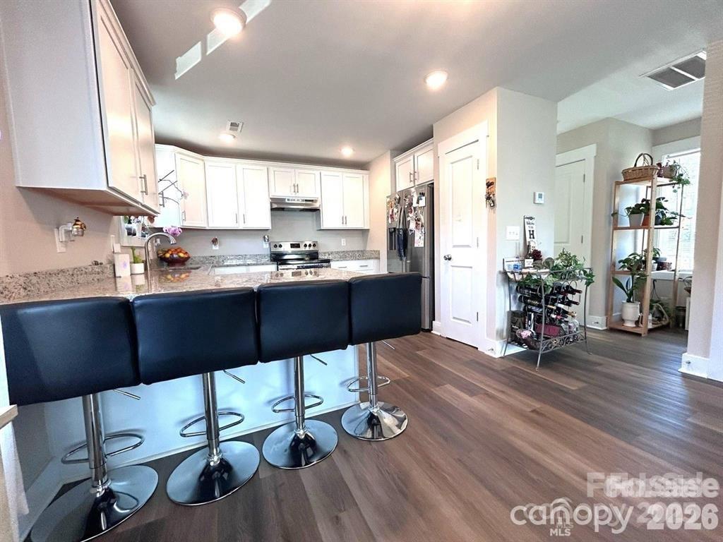 606 E Carpenter Street