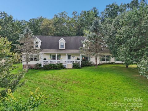 Photo of 180 Chelsea Nix Lane, Hendersonville, NC 28792 (MLS # 4299897)
