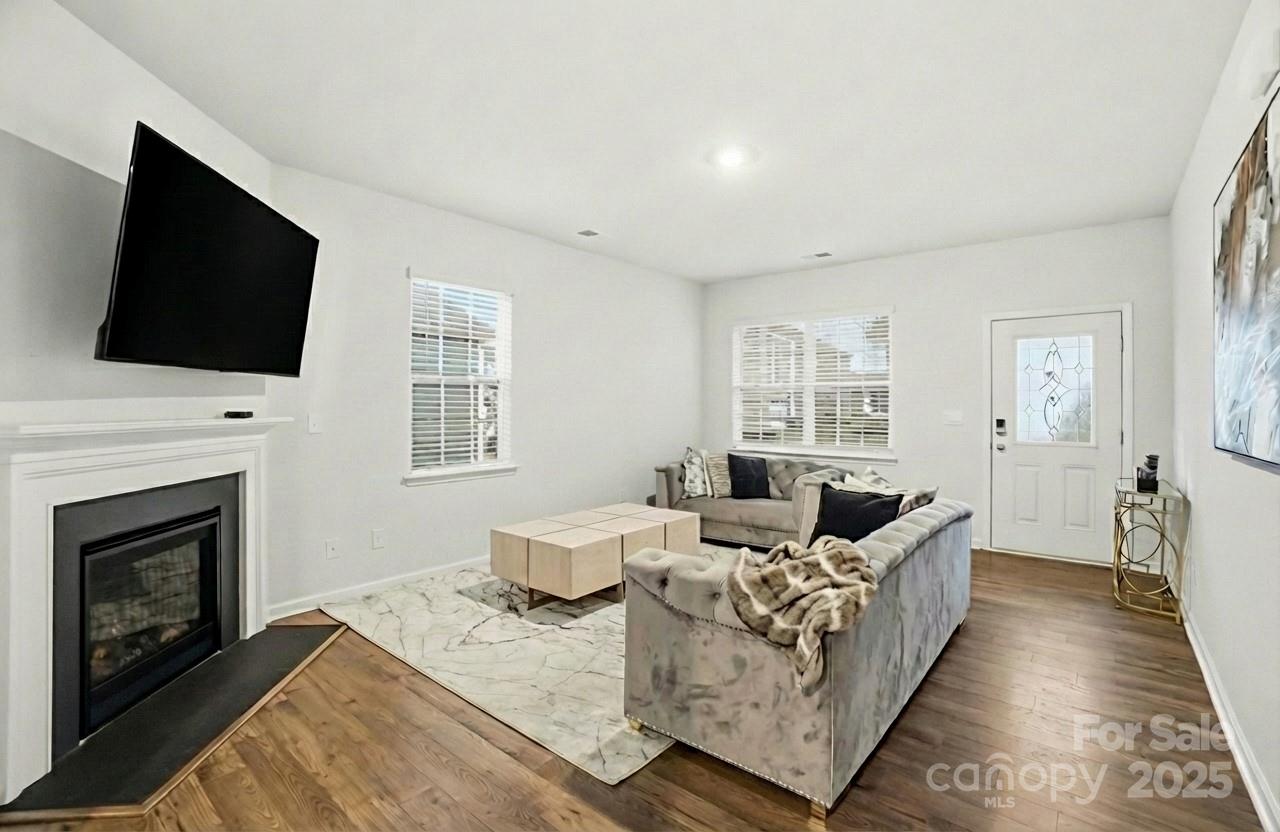 7576 Stonehouse Drive