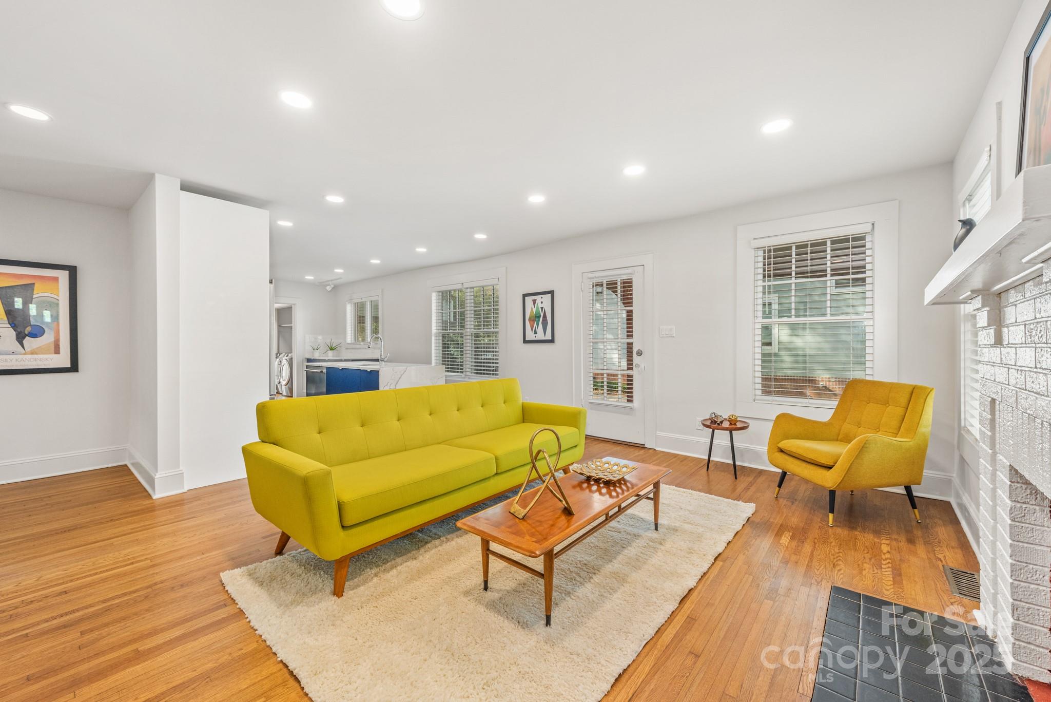 2434 Shenandoah Avenue