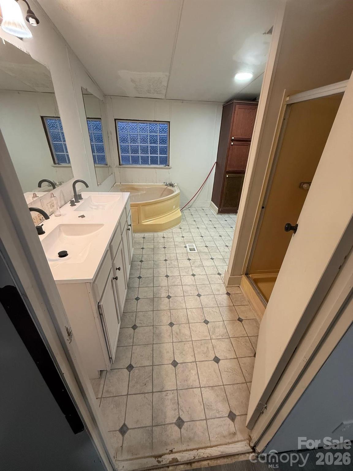 430 Silk And Tassel Row