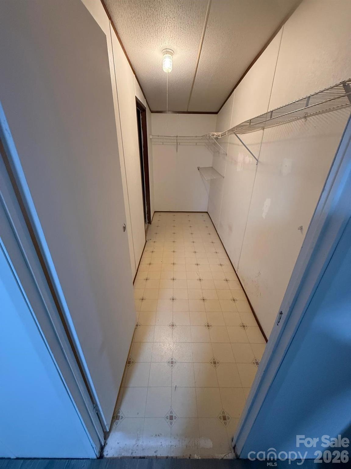 430 Silk And Tassel Row