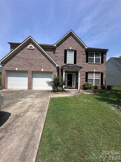 Photo of 10908 Chastain Parc Drive, Charlotte, NC 28216 (MLS # 4395938)