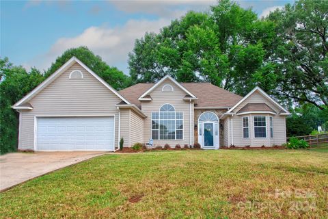 Single Family Residence in Concord NC 3707 Winterberry Court.jpg