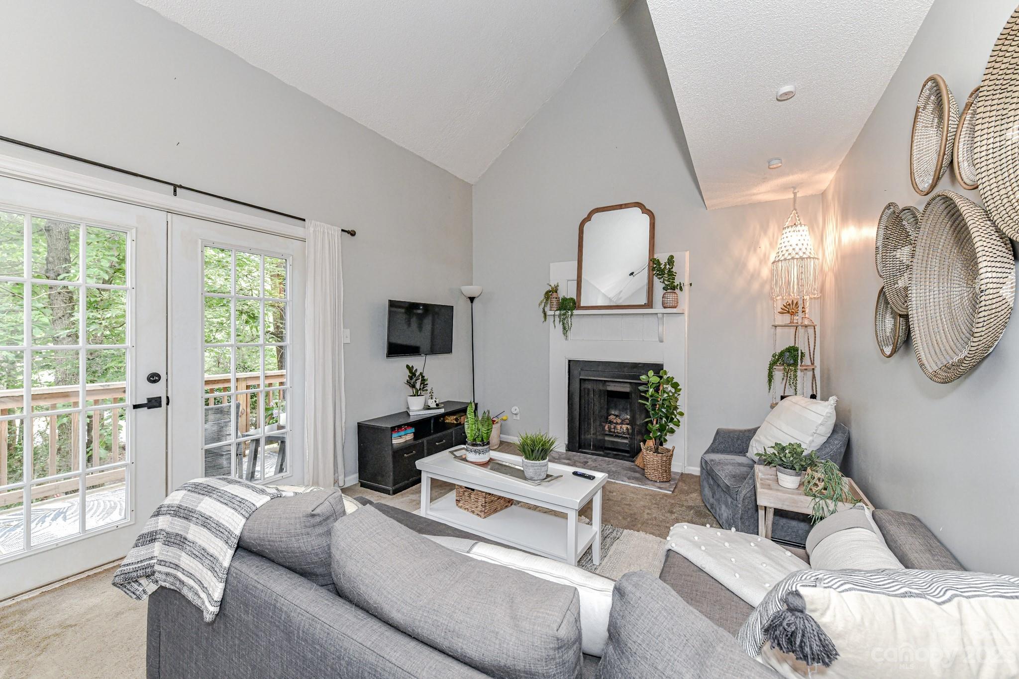 Tega Cay - Residential