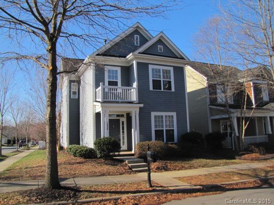 Rent Special!: August's pro-rated rent is FREE and take HALF OFF September's rent with move-in by 8/20/15! Valid with lease terms of 12-14 months or 19-24 months ONLY. Charming home on corner lot in popular community features crown molding, hardwood floors, a formal dining room, and a family room w/a fireplace and TV niche. The kitchen is open to the breakfast area and living area for easy entertaining. All 3 bedrooms up. The two secondary bedrooms share a Jack-and-Jill bath.