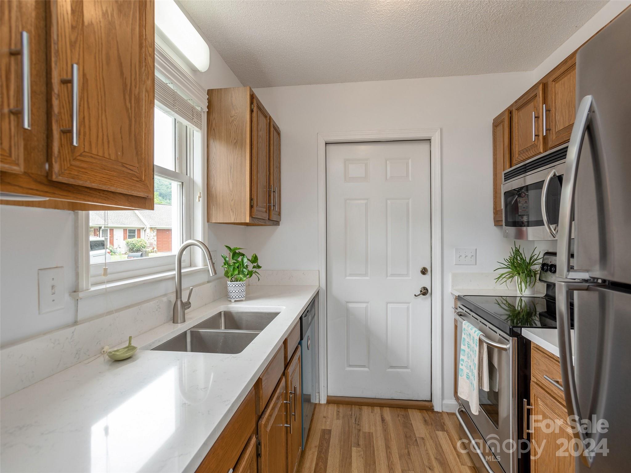 The Hills At Averys Creek - Residential