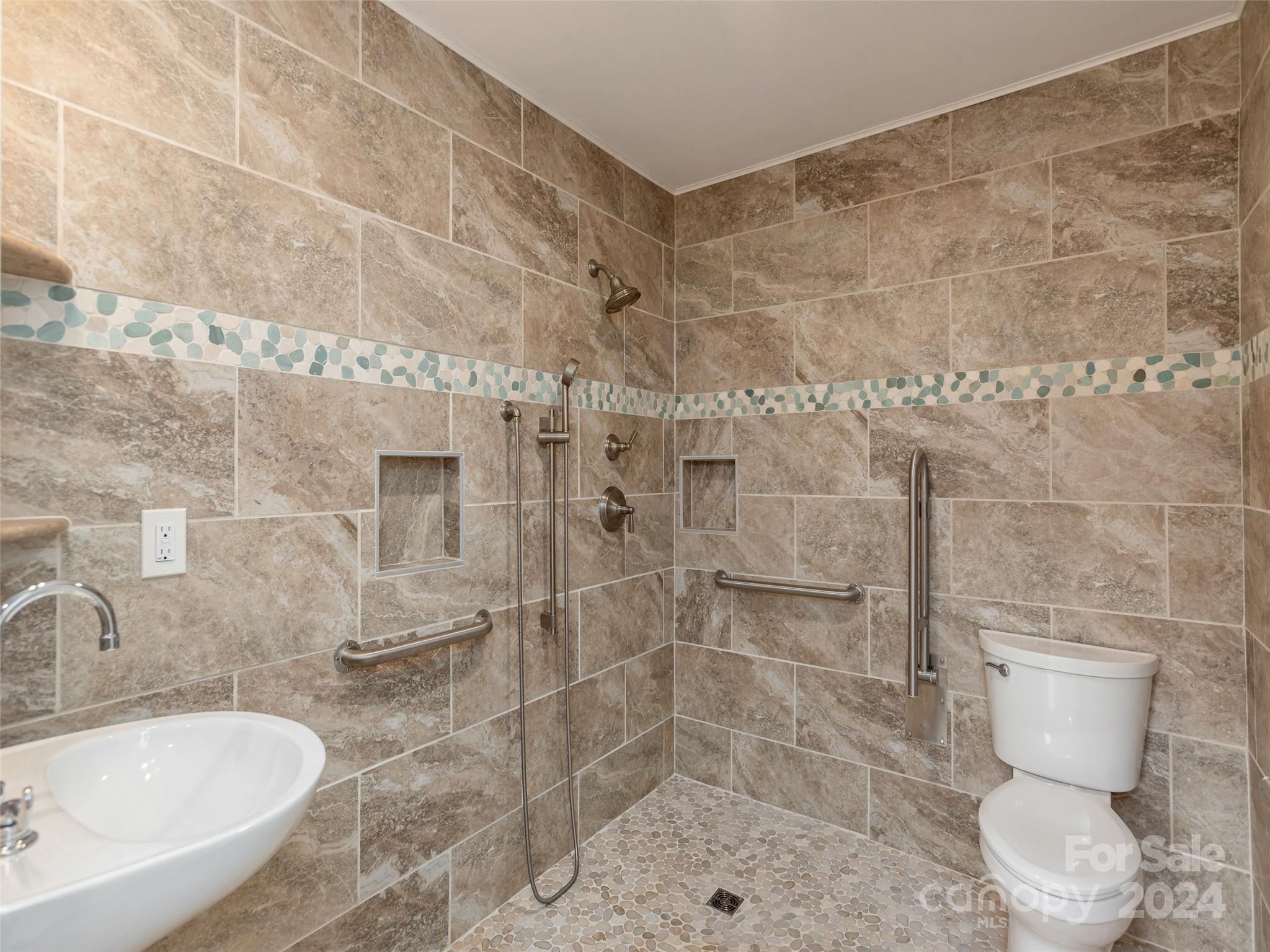 The Hills At Averys Creek - Residential