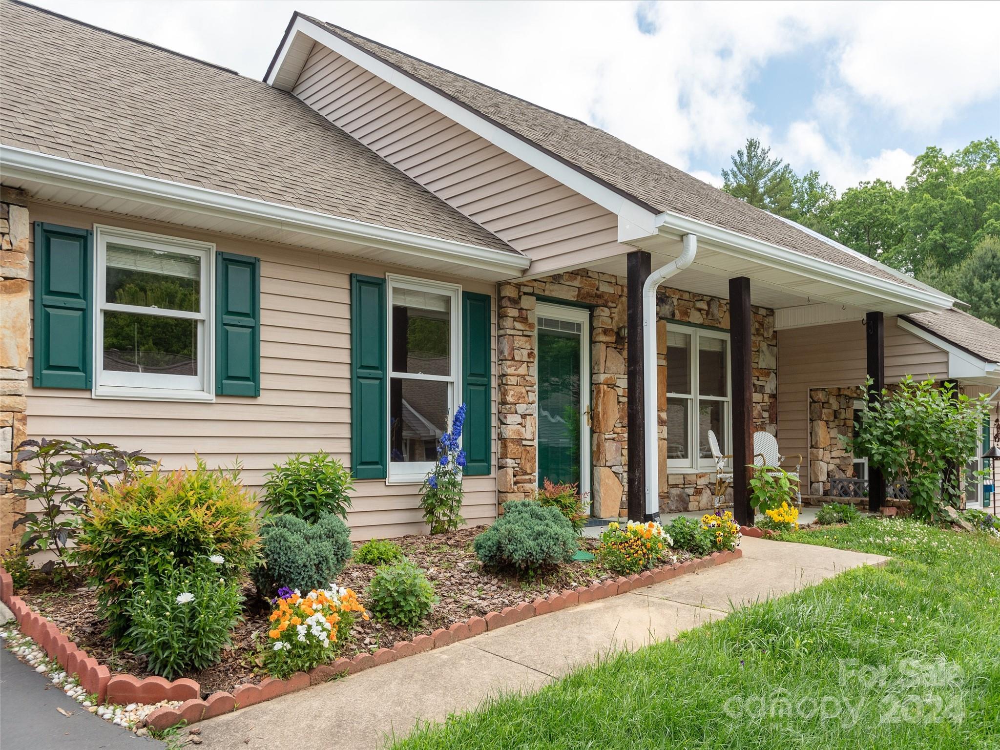 The Hills At Averys Creek - Residential