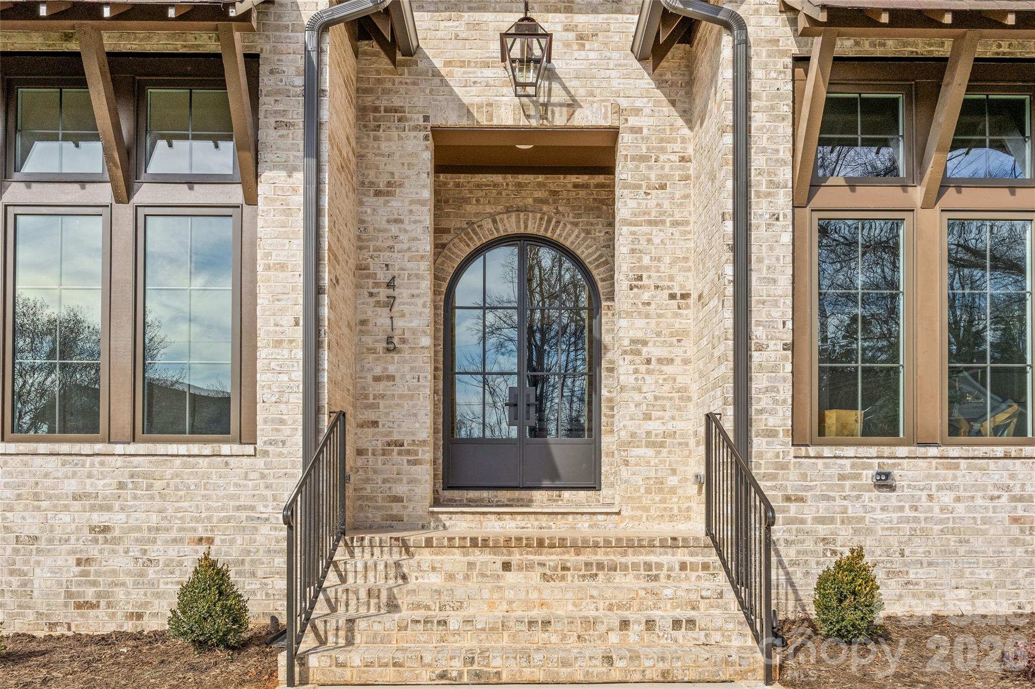 4715 Montclair Avenue