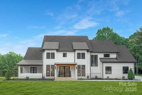 6907 Weddington Matthews Road Weddington NC 28104
